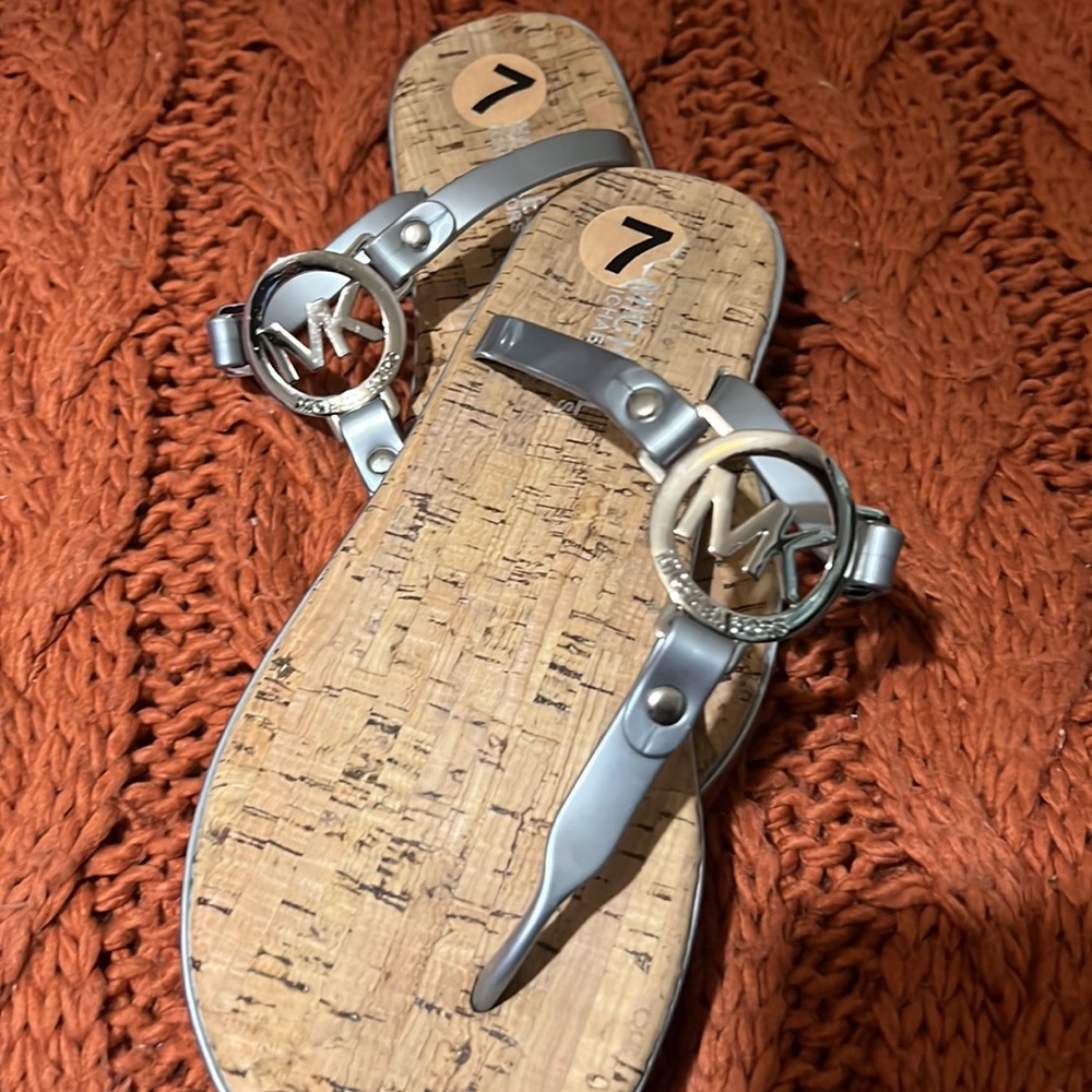 MK Sandals - Picture 2 of 4